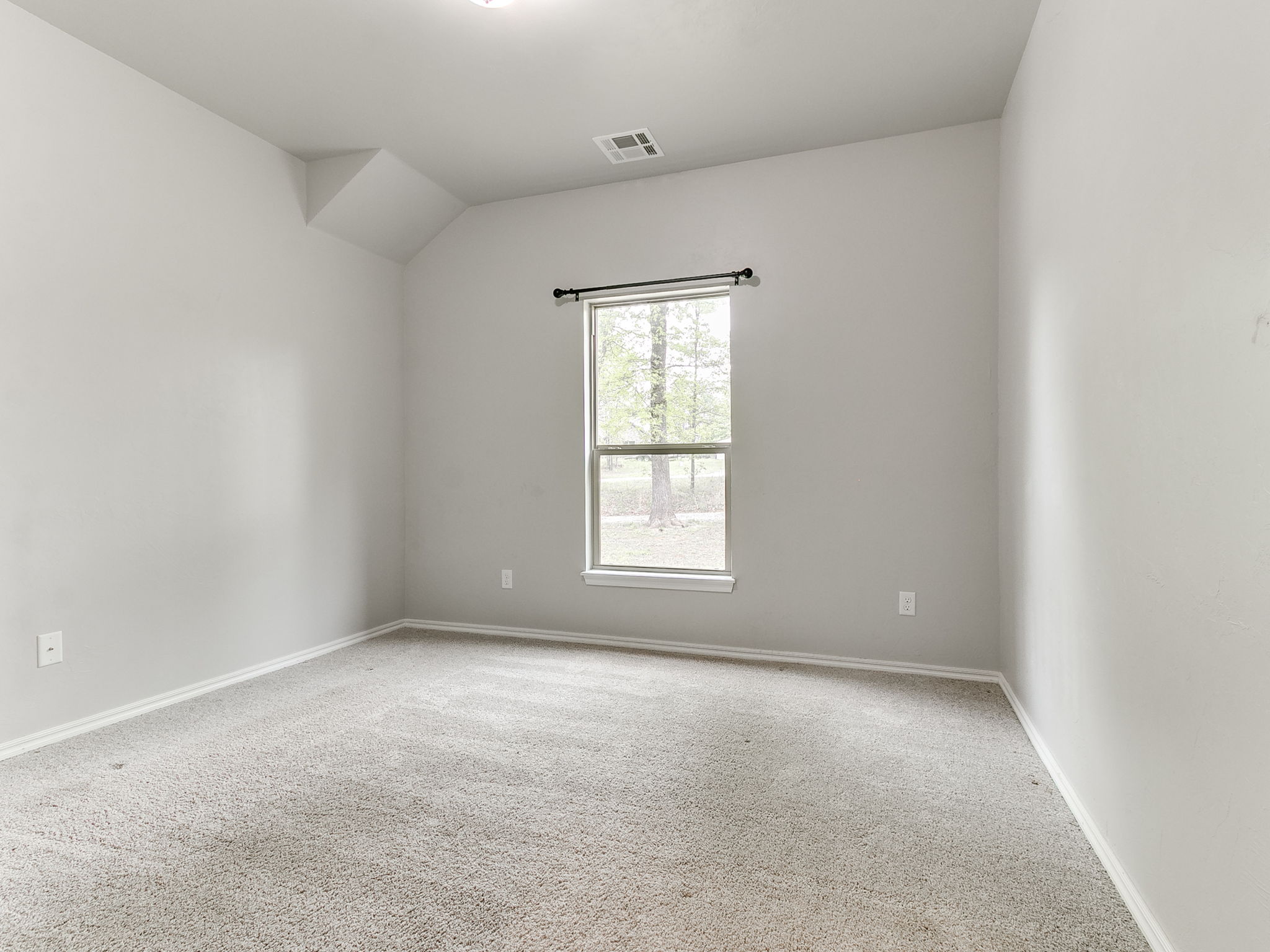 Hidden Pines Drive Photo 17